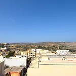 شقة Spacious 3br Penthouse With Large Front Terrace - Stone Bbq & Sun Loungers