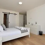شقة Spacious 3br Penthouse With Large Front Terrace - Stone Bbq & Sun Loungers