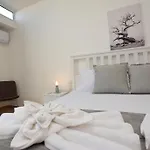 Spacious 3br Penthouse With Large Front Terrace - Stone Bbq & Sun Loungers شقة Xagħra