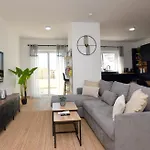 شقة Spacious 3br Penthouse With Large Front Terrace - Stone Bbq & Sun Loungers Xagħra