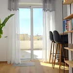 Spacious 3br Penthouse With Large Front Terrace - Stone Bbq & Sun Loungers