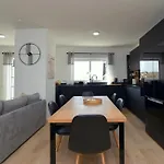 Spacious 3br Penthouse With Large Front Terrace - Stone Bbq & Sun Loungers Xagħra