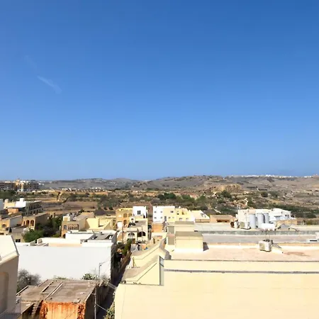 Apartman Spacious 3br Penthouse With Large Front Terrace - Stone Bbq & Sun Loungers