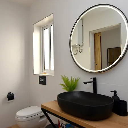 Spacious 3br Penthouse With Large Front Terrace - Stone Bbq & Sun Loungers Xaghra