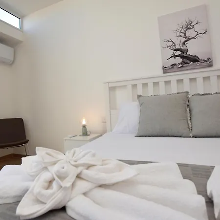 Spacious 3br Penthouse With Large Front Terrace - Stone Bbq & Sun Loungers 아파트 자프라