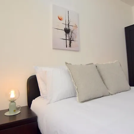 Spacious 3br Penthouse With Large Front Terrace - Stone Bbq & Sun Loungers Xaghra