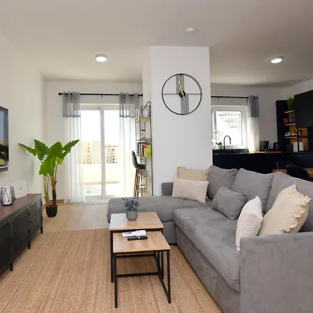 아파트 Spacious 3br Penthouse With Large Front Terrace - Stone Bbq & Sun Loungers 자프라