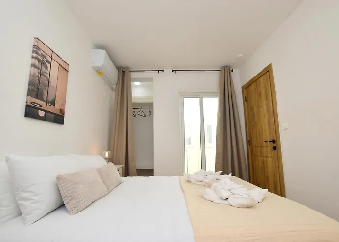 Spacious 3br Penthouse With Large Front Terrace - Stone Bbq & Sun Loungers Appartamento Xagħra